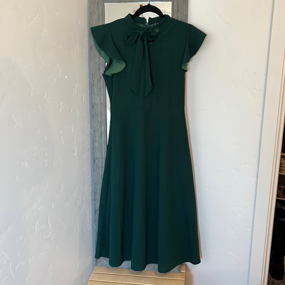 • Green Midi Dress • - Picture 1 of 2